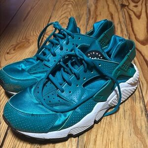 Nike Teal and Green Huarache Sneakers